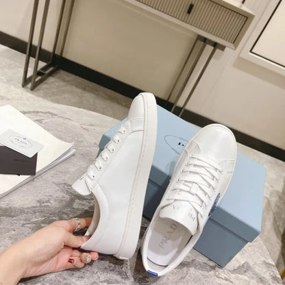 P - SNEAKERS