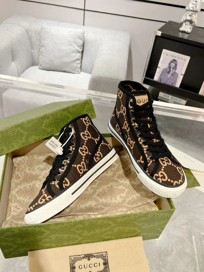 SNEAKERS 02