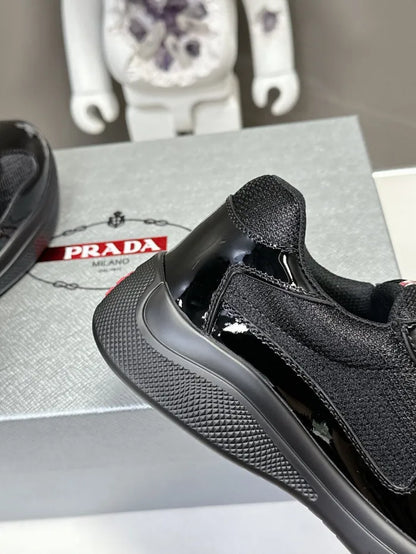 P - SNEAKERS