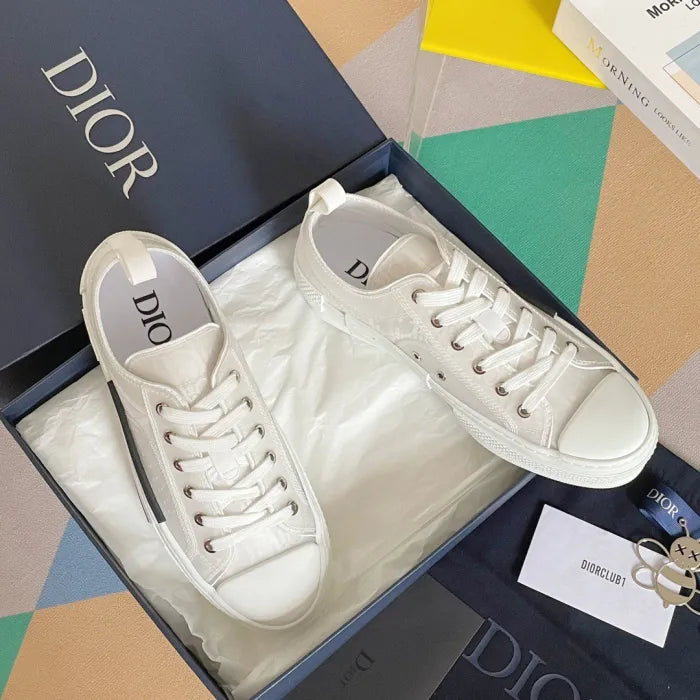 D - SNEAKERS