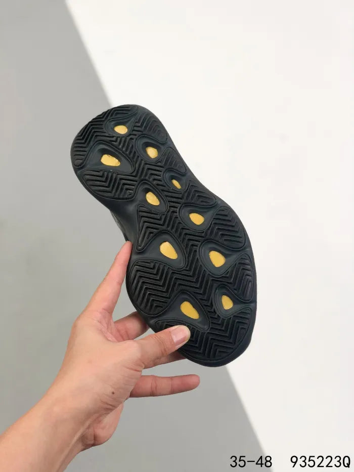 Y - SNEAKERS