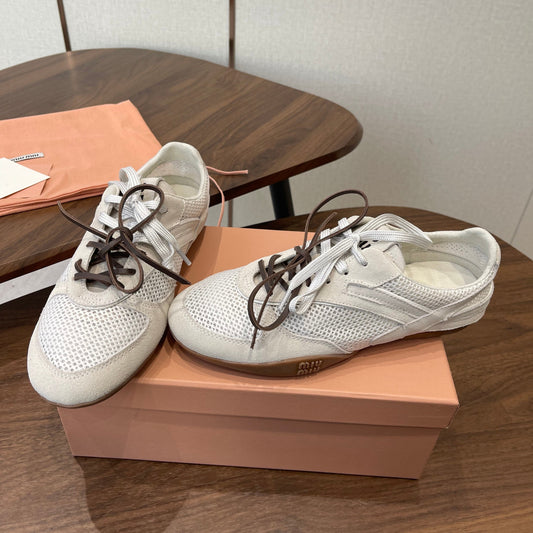 M-Sneakers