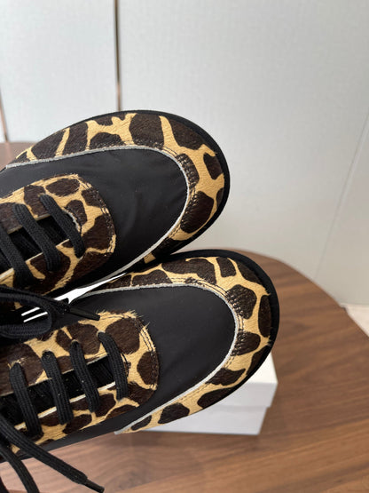 T-Sneakers