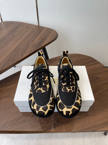T-Sneakers
