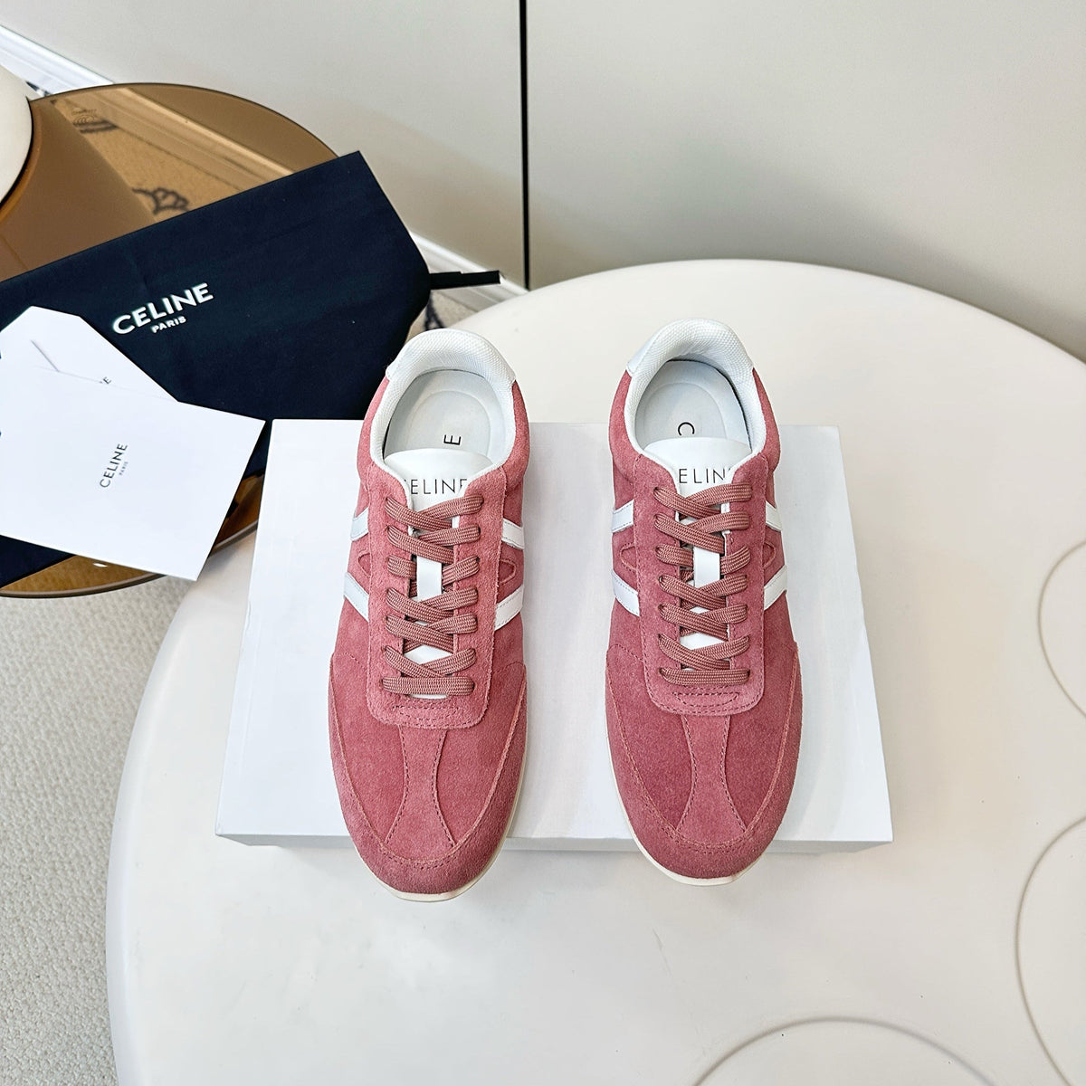 S-Sneakers