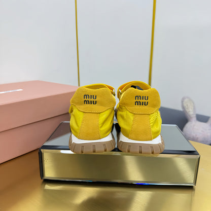 M-Sneakers