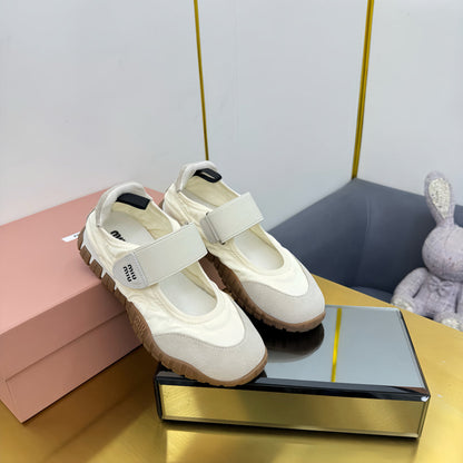 M-Sneakers