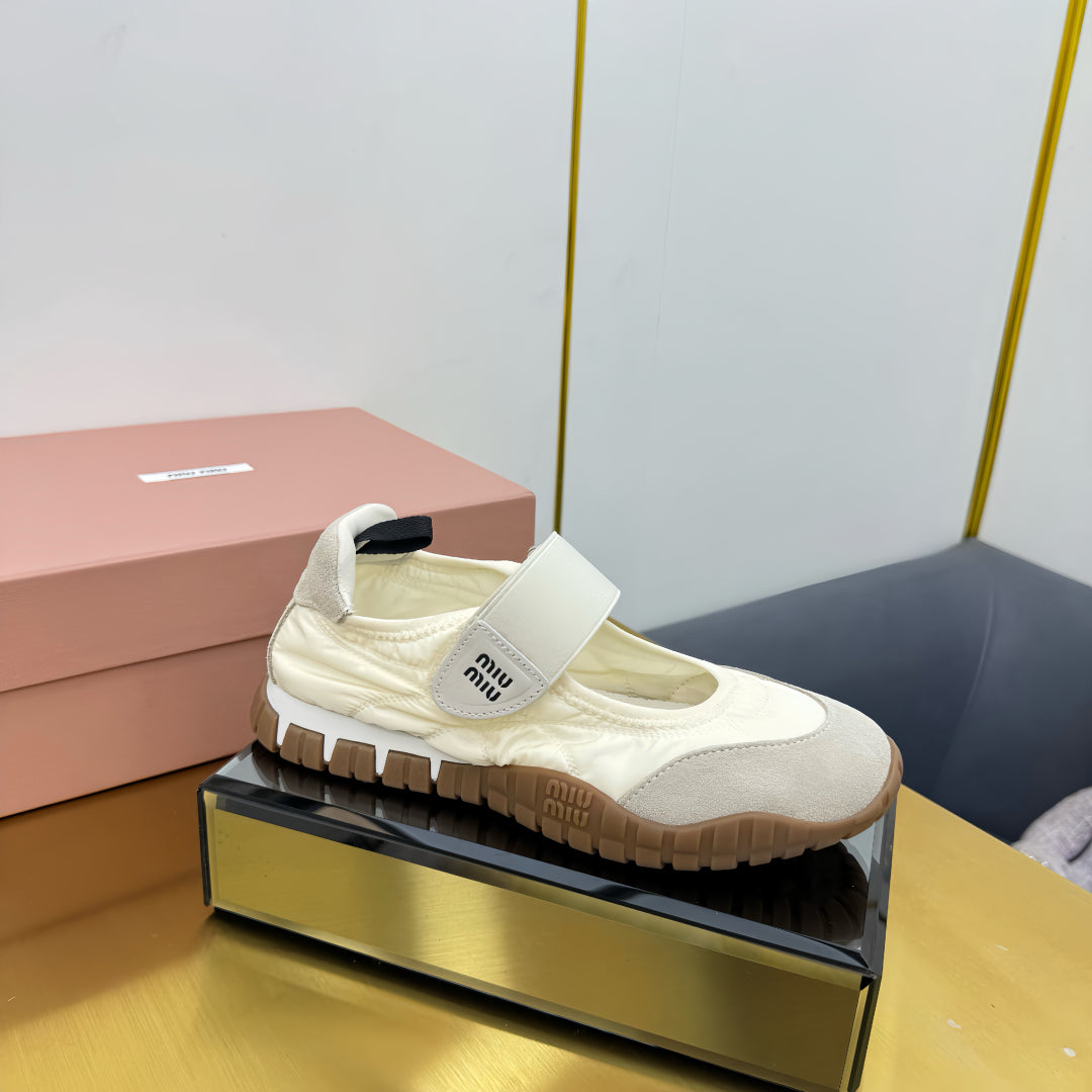 M-Sneakers
