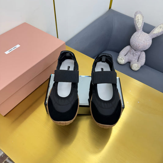 M-Sneakers