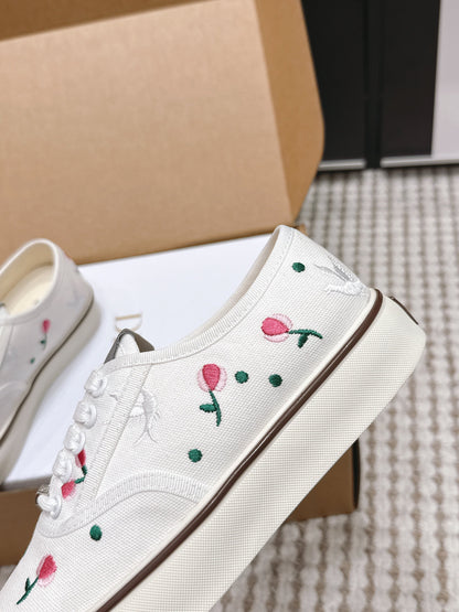 D-Sneakers