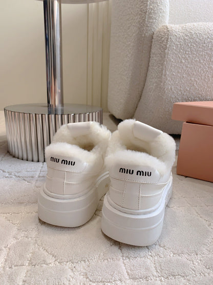 M-Sneakers