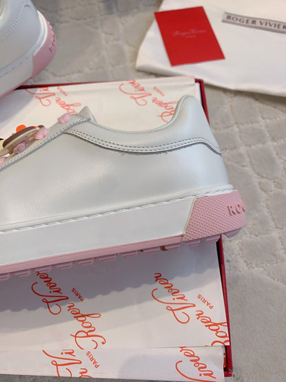 R-Sneakers