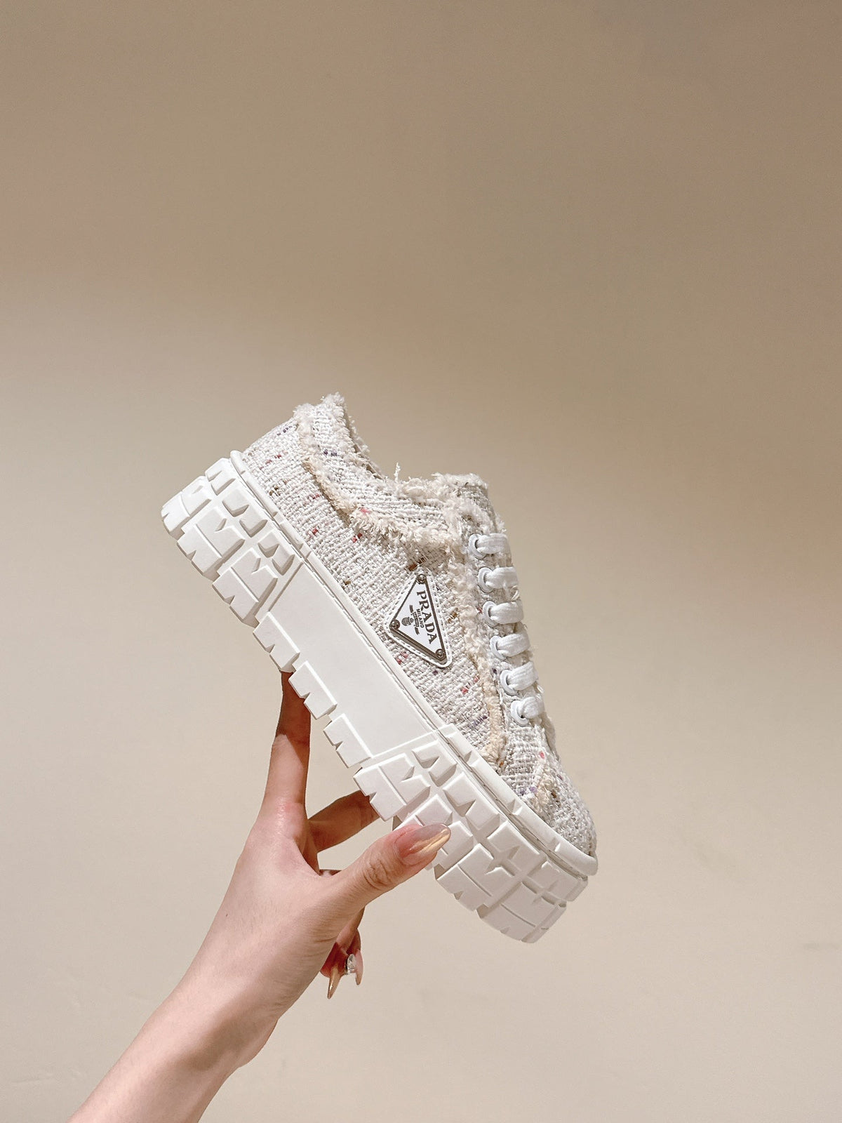 P-Sneakers
