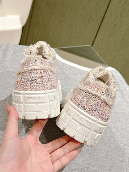 P-Sneakers