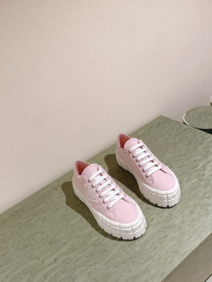 P-Sneakers