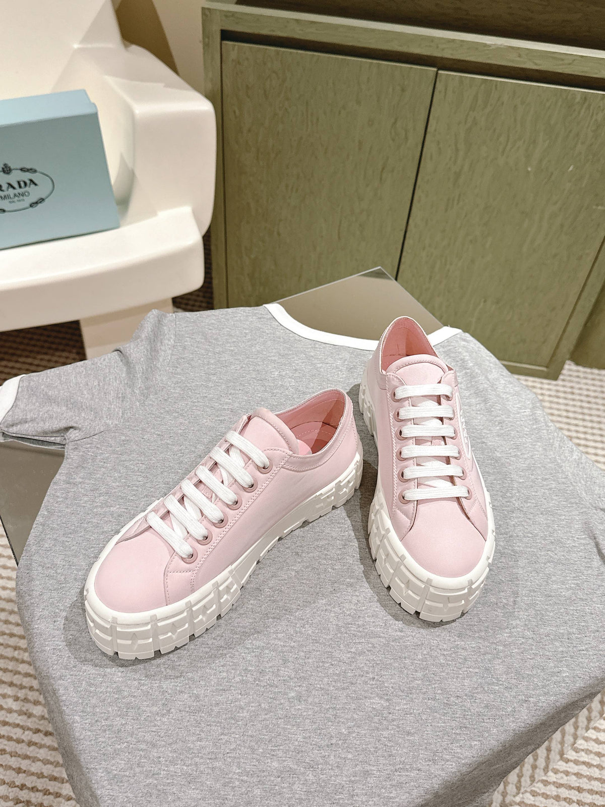 P-Sneakers
