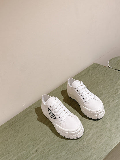 P-Sneakers