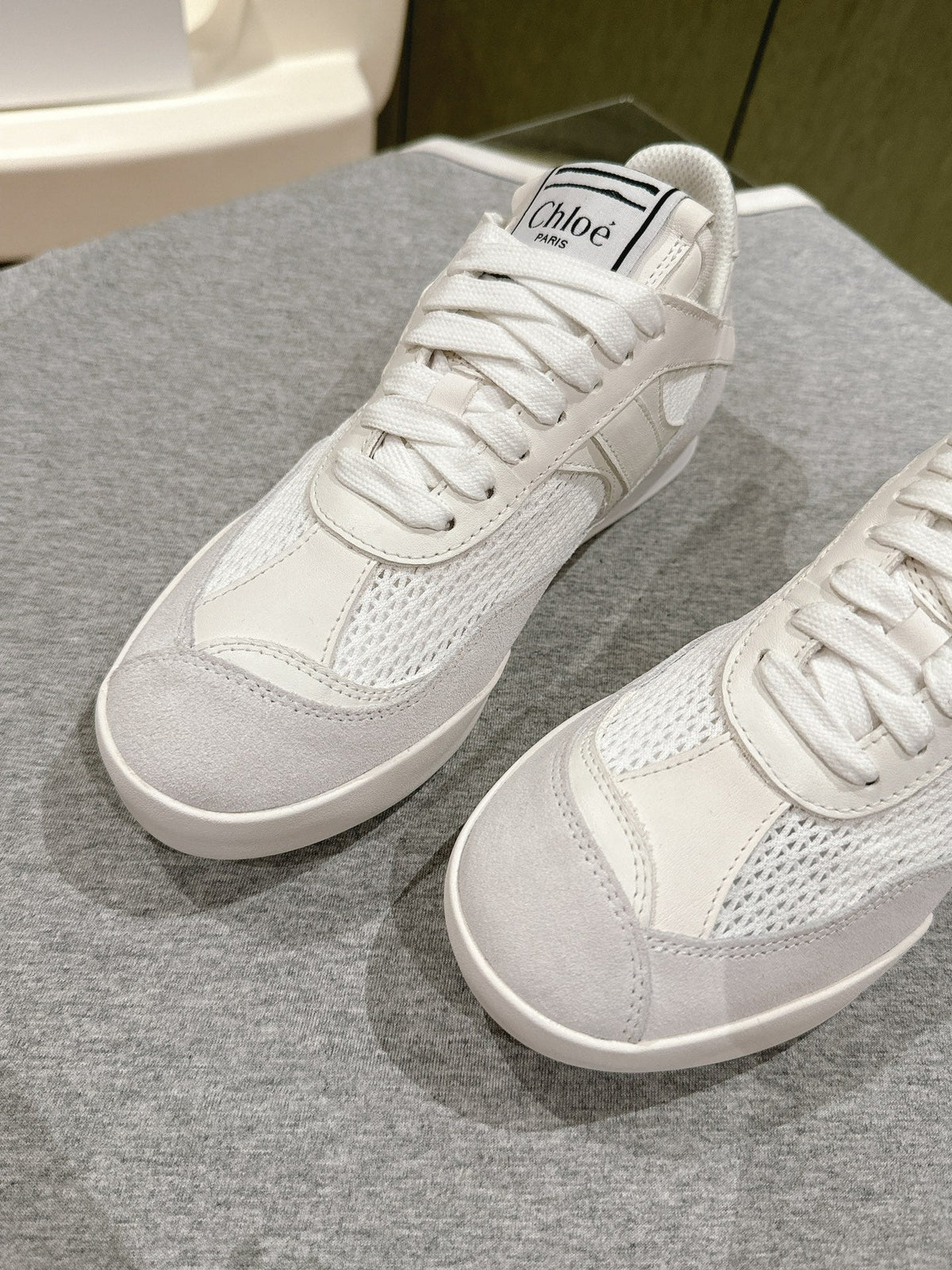 H-Sneakers