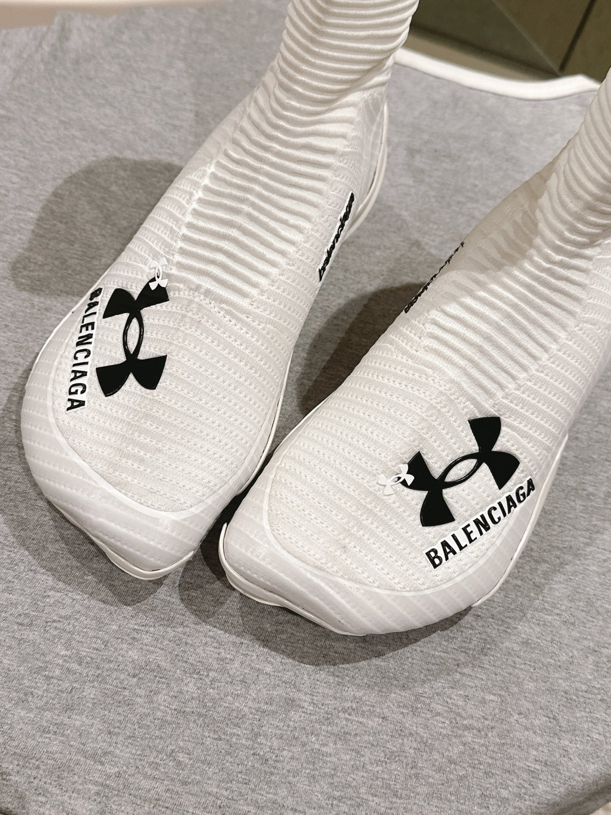 B-Sneakers