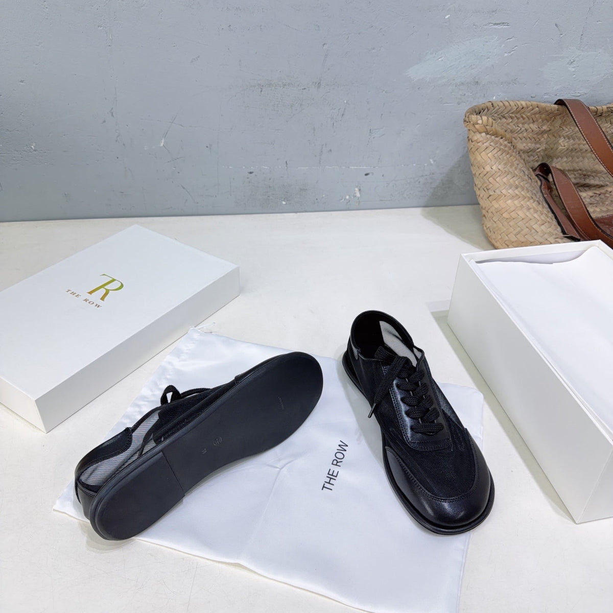 T-Sneakers