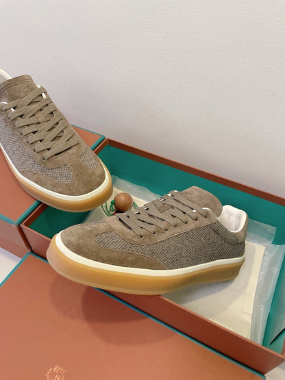 L-Sneakers