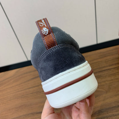 L-Sneakers