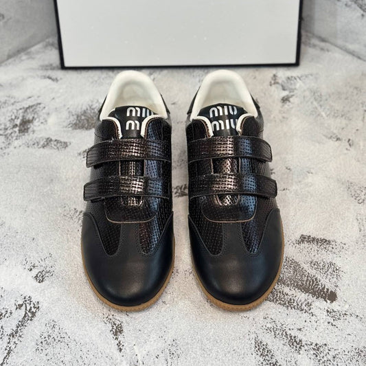 M-Sneakers