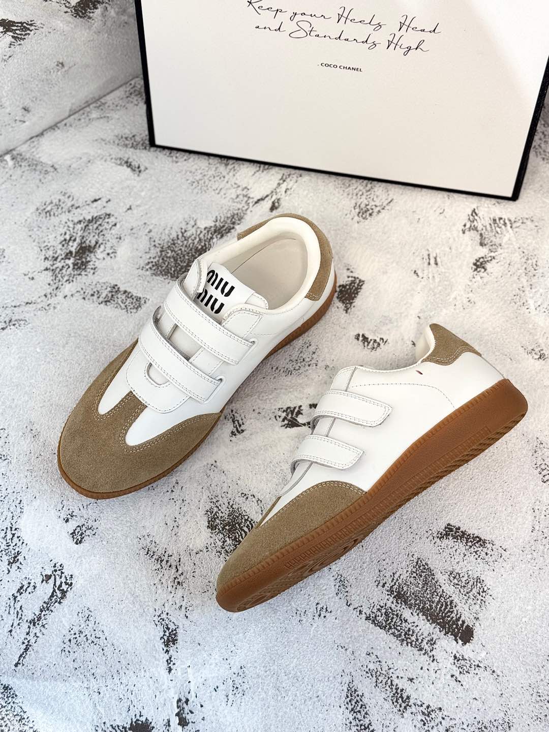 M-Sneakers