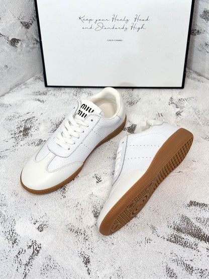 M-Sneakers