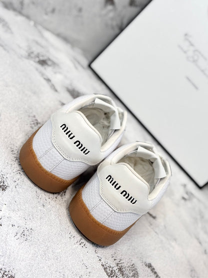 M-Sneakers
