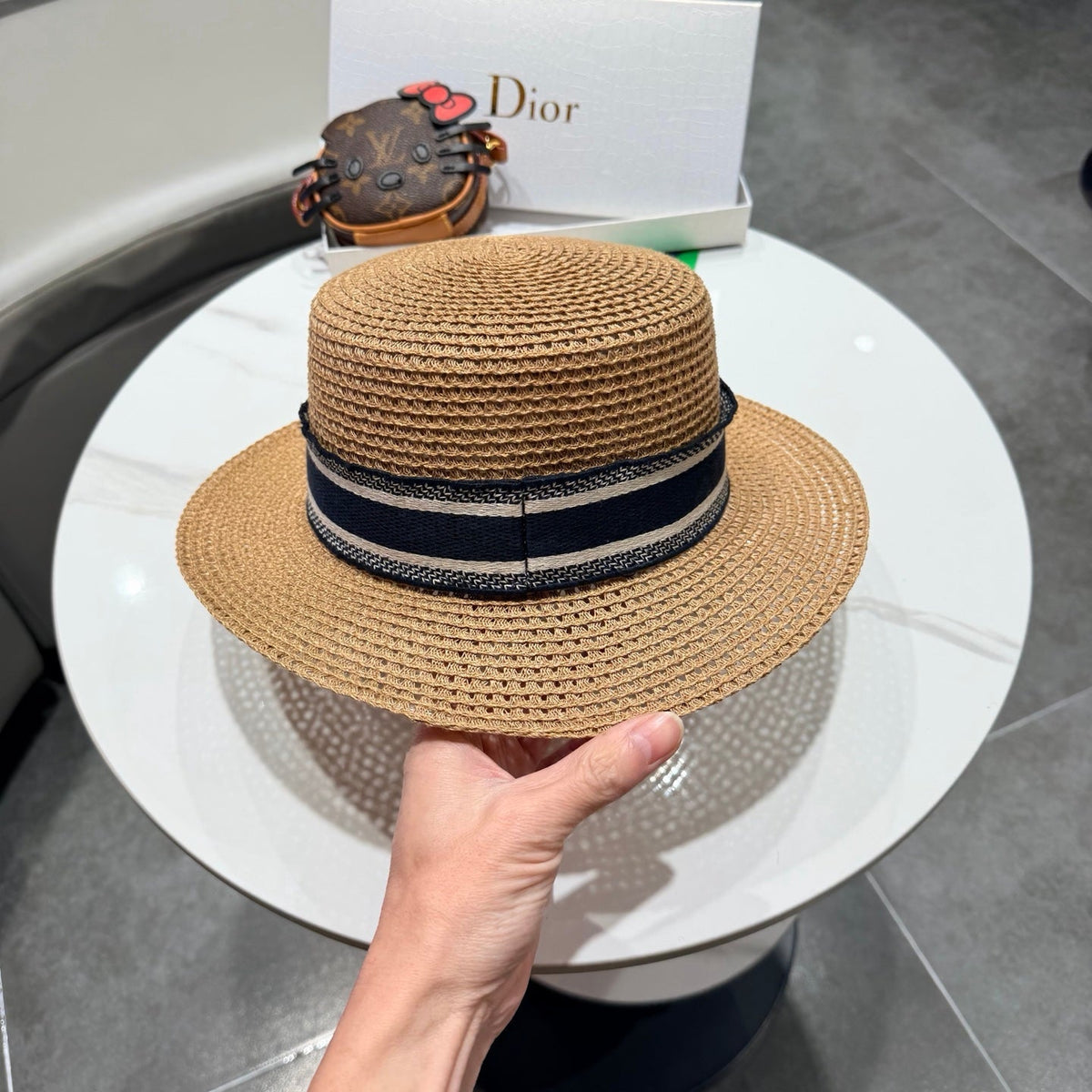 D-Cap