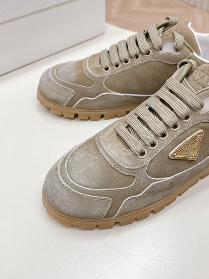 P-Sneakers