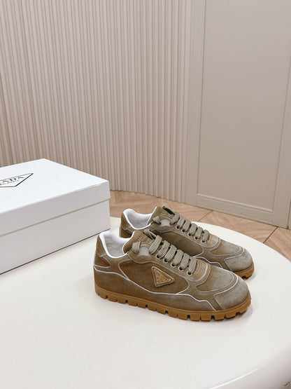 P-Sneakers