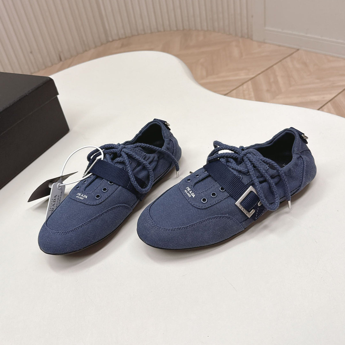 P-Sneakers