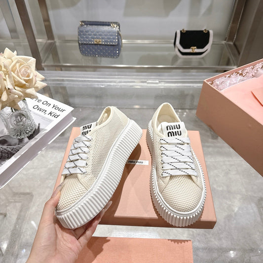 M-Sneakers