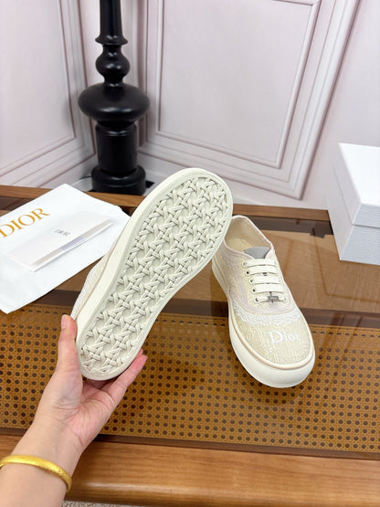 D-Sneakers