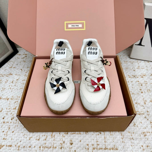 M-Sneakers