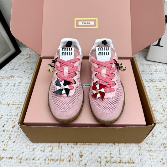 M-Sneakers