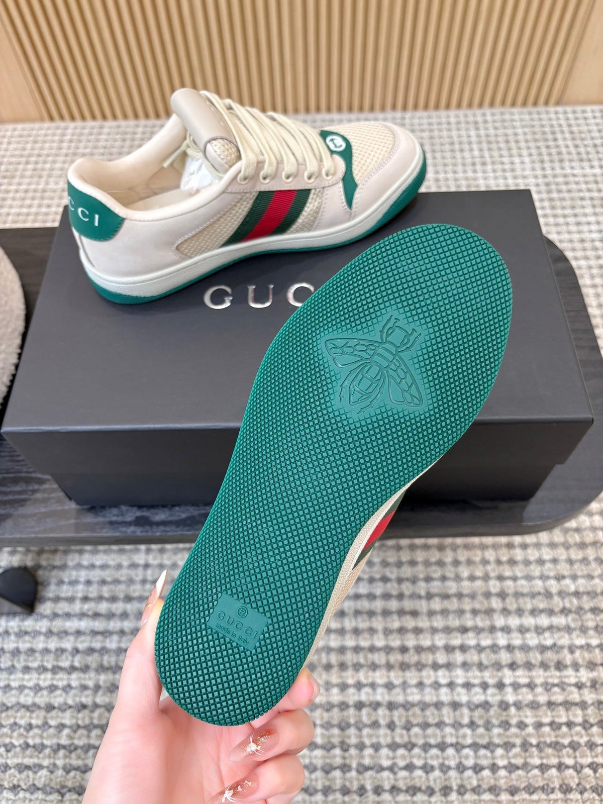 G-Sneakers