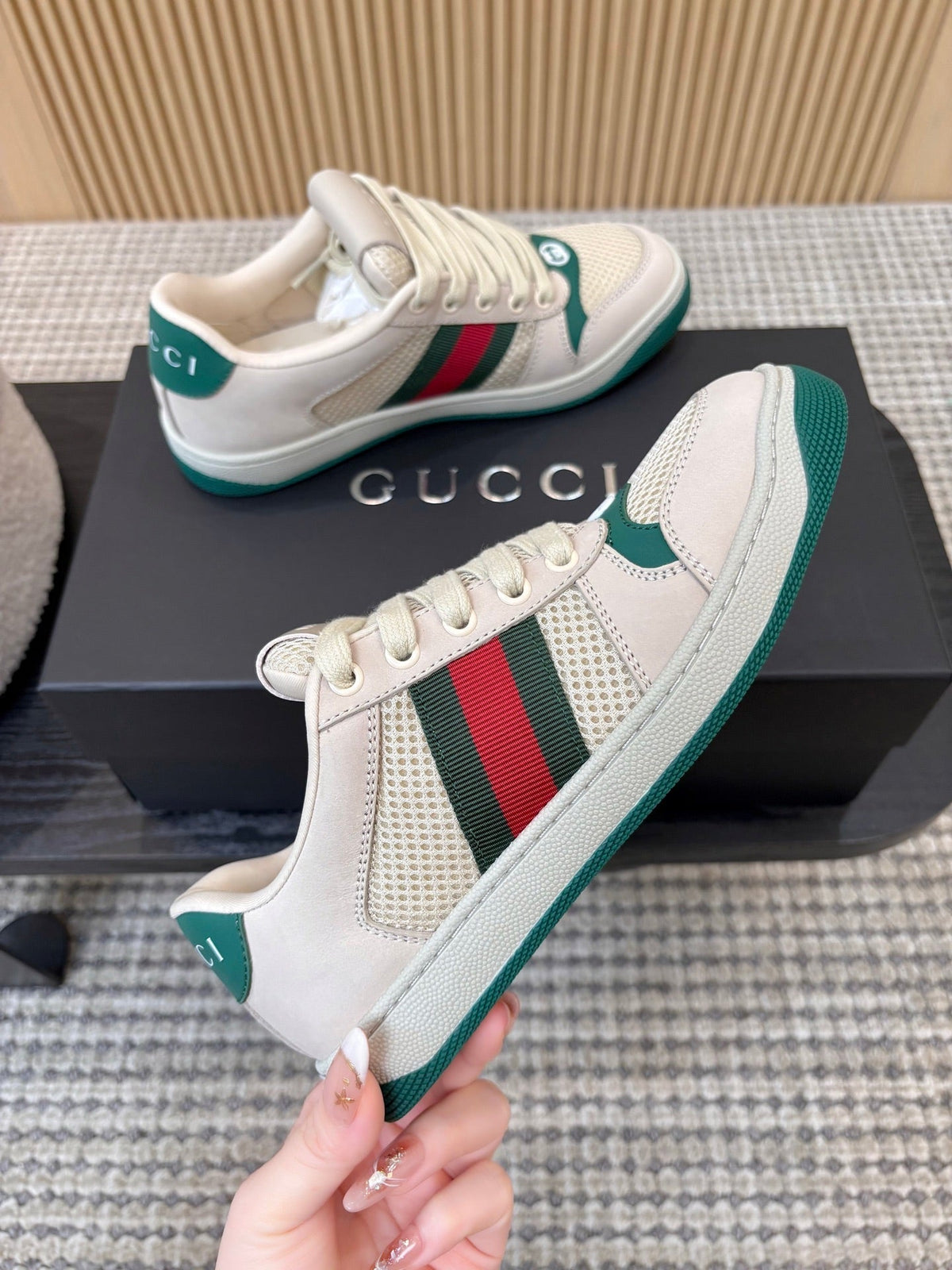G-Sneakers