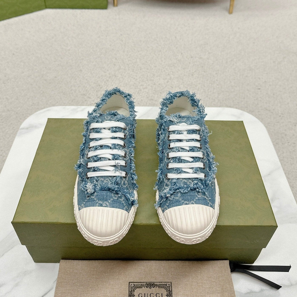 G-Sneakers