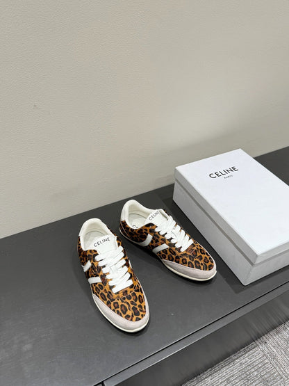 S-Sneakers