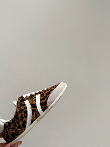 S-Sneakers