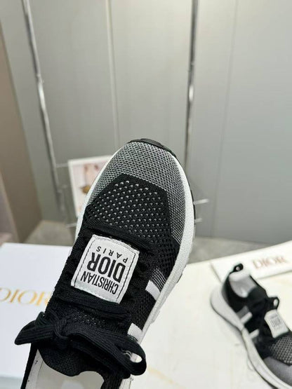 D-Sneakers