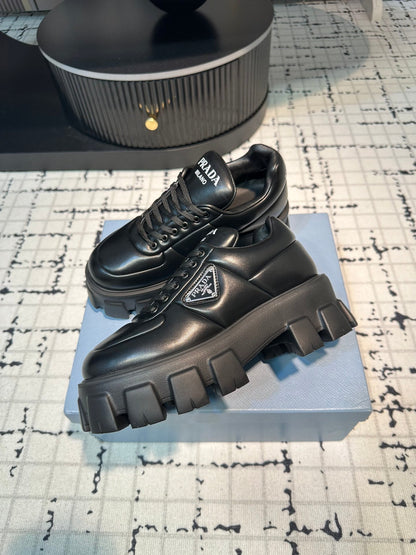P-Sneakers