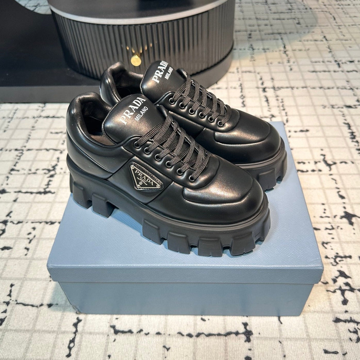 P-Sneakers