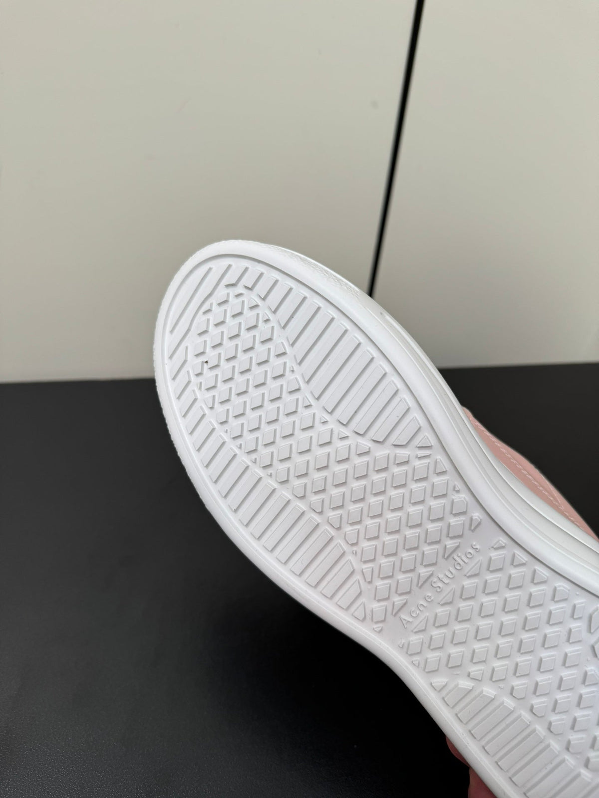 S-Sneakers