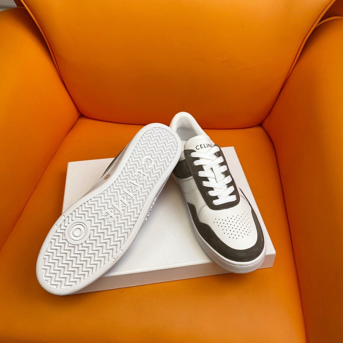 S-Sneakers