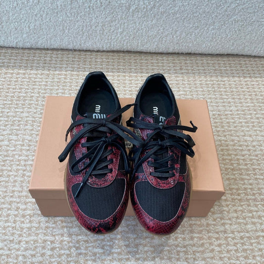 M-Sneakers