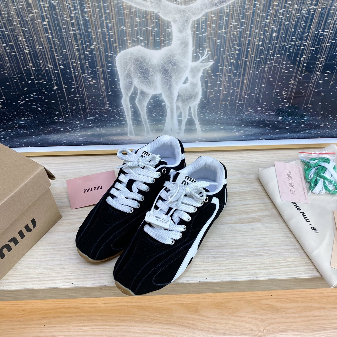 M-Sneakers